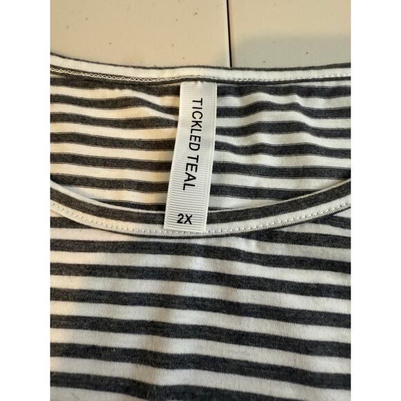 Tickled Teal Striped Flare Sleeve Tunic Size 2X - Picture 4 of 8